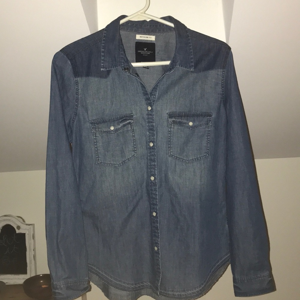 American Eagle denim snap up
